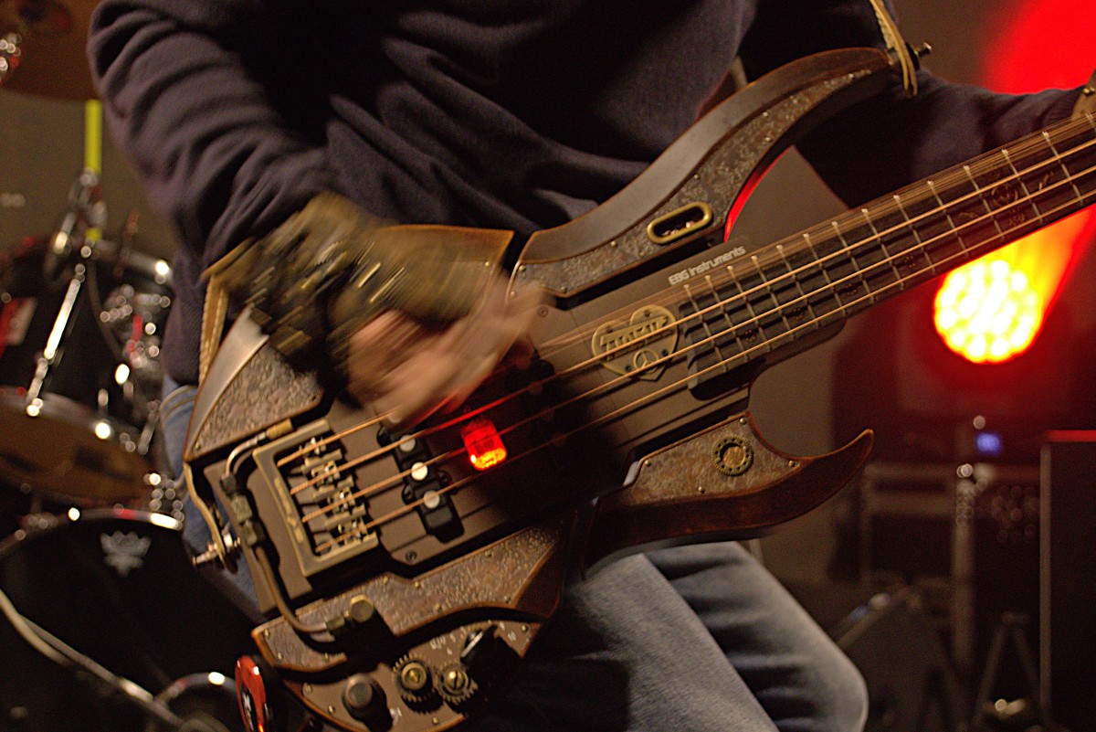 steampunk bass